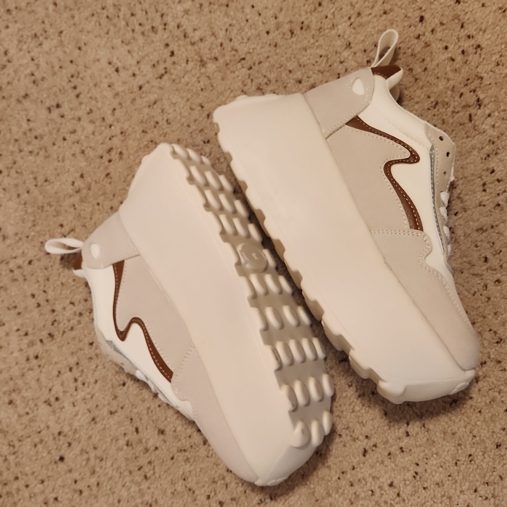 Shoes - Picture 3 of 5